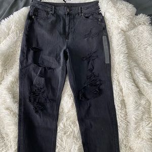 Black American Eagle Ripped Mom Jeans
